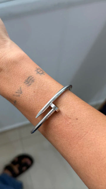 Bracelete Prego Liso Prateado Aço Inoxidável